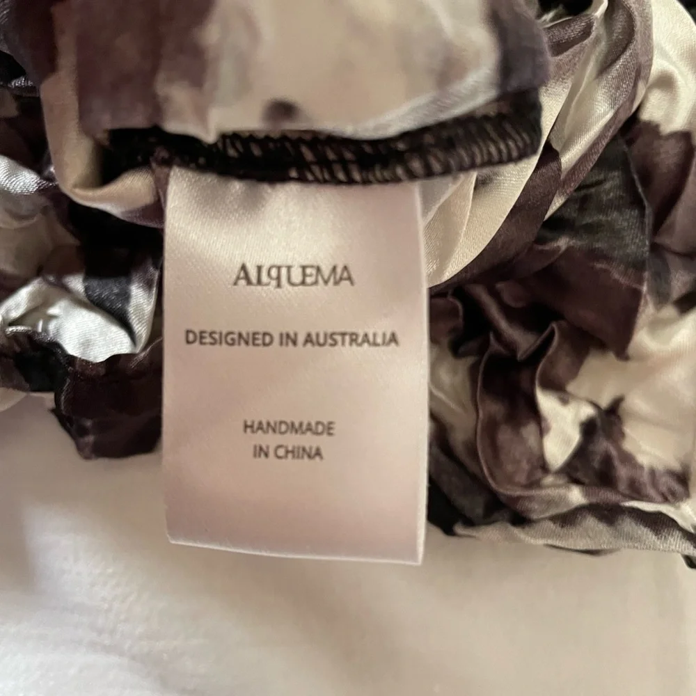 Dress - Picture 5 of 10